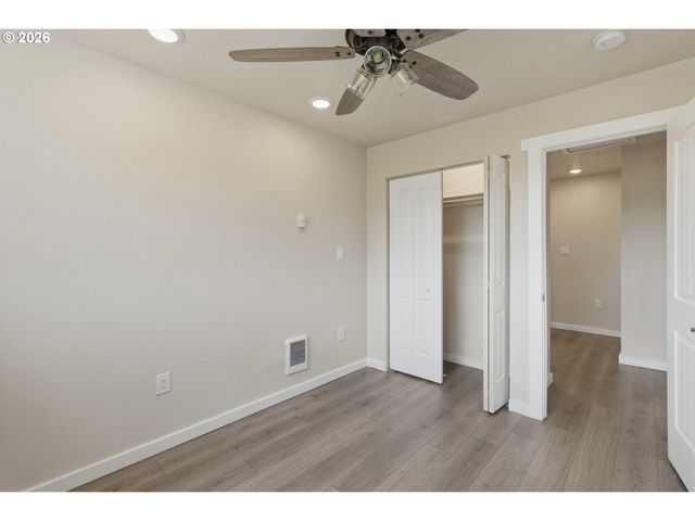 204 CONGER Rd, Castle Rock, WA 98611