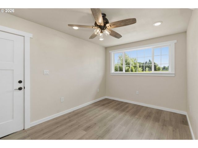 204 CONGER Rd, Castle Rock, WA 98611
