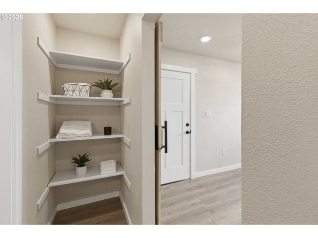 204 CONGER Rd, Castle Rock, WA 98611