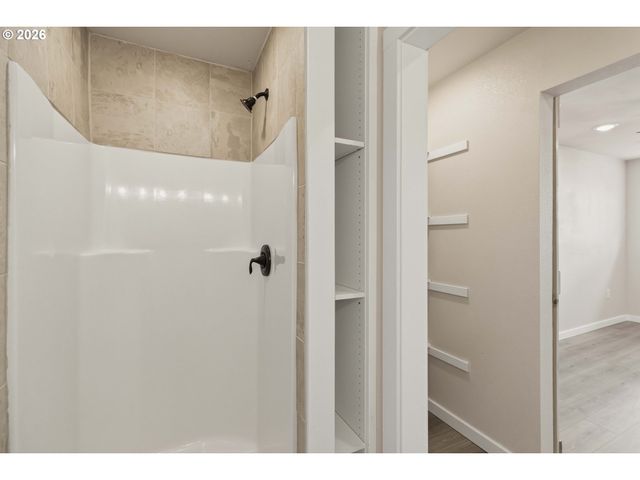 204 CONGER Rd, Castle Rock, WA 98611