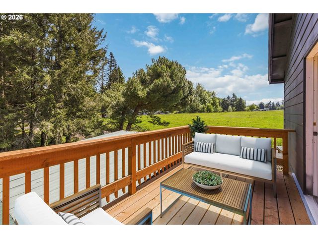 204 CONGER Rd, Castle Rock, WA 98611