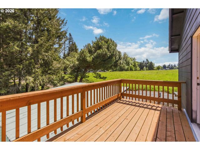 204 CONGER Rd, Castle Rock, WA 98611