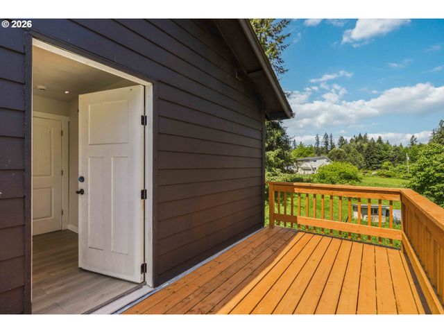 204 CONGER Rd, Castle Rock, WA 98611