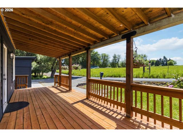 204 CONGER Rd, Castle Rock, WA 98611