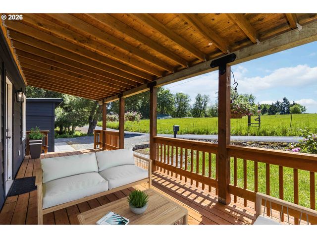 204 CONGER Rd, Castle Rock, WA 98611