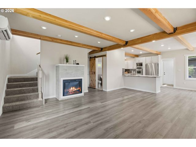 204 CONGER Rd, Castle Rock, WA 98611