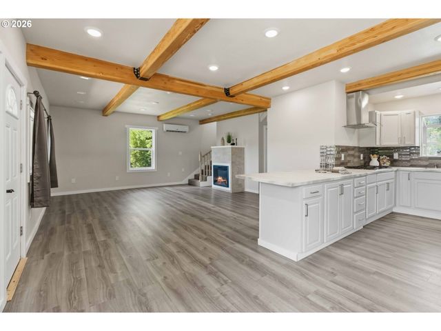 204 CONGER Rd, Castle Rock, WA 98611