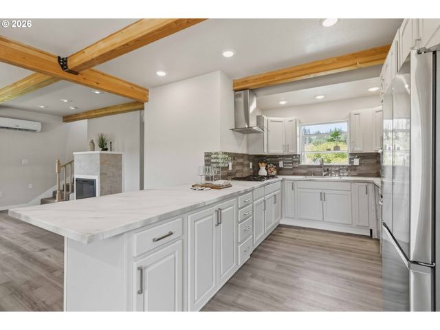204 CONGER Rd, Castle Rock, WA 98611