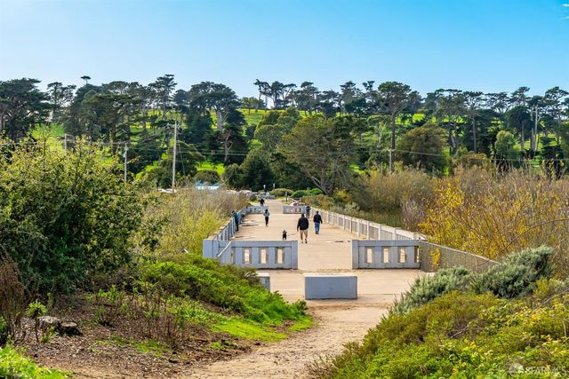 98 Lake Forest Drive, Daly City, CA 94015