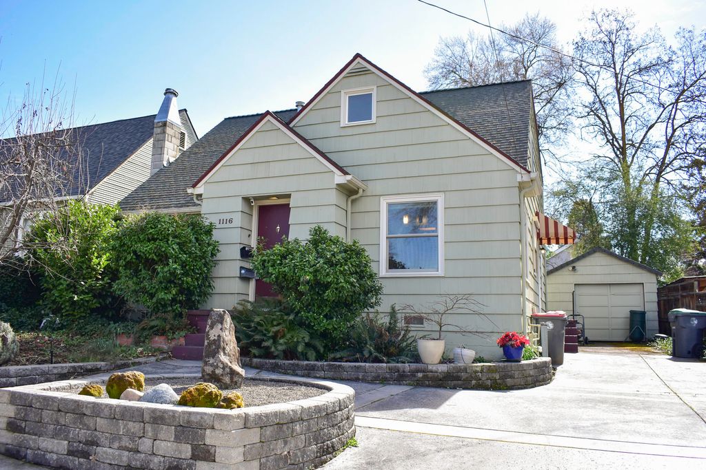 1114 -1116 Reddy Avenue, Medford, OR 97504