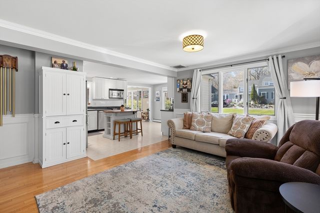 14 Mill St, North Reading, MA 01864