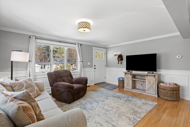 14 Mill St, North Reading, MA 01864