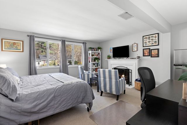 14 Mill St, North Reading, MA 01864