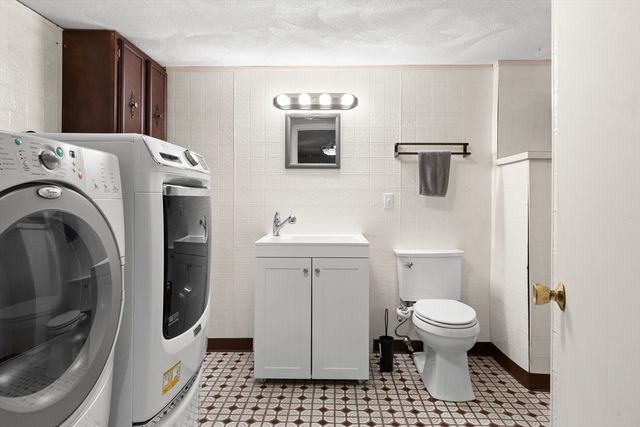 14 Mill St, North Reading, MA 01864