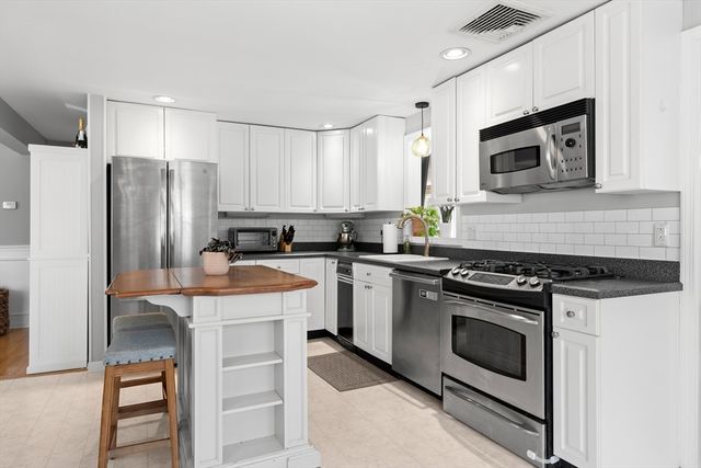 14 Mill St, North Reading, MA 01864