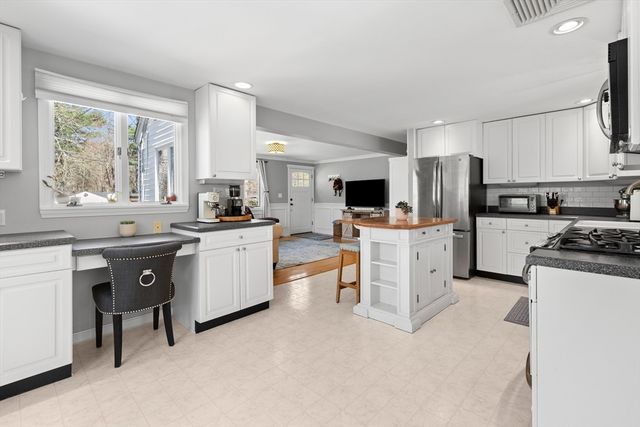 14 Mill St, North Reading, MA 01864