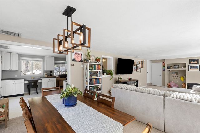 14 Mill St, North Reading, MA 01864