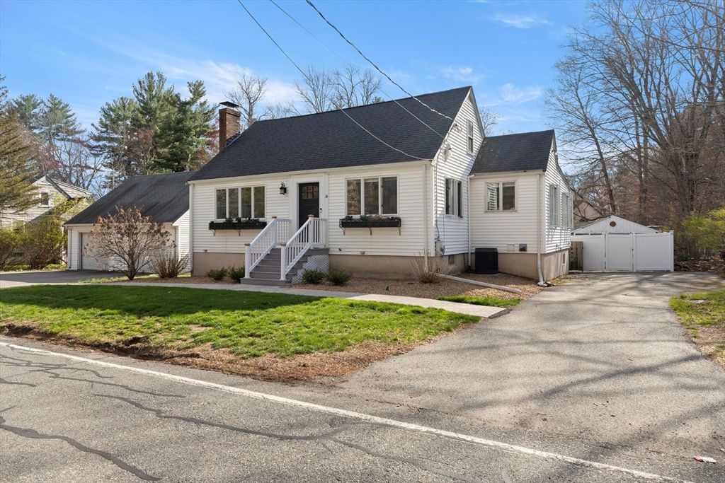 14 Mill St, North Reading, MA 01864