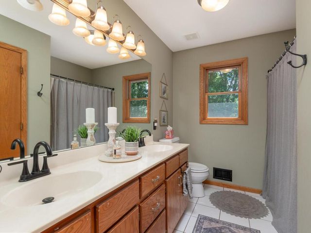 12495 County Road 32, Waconia, MN 55387