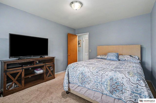 12304 Grey Fawn, Omaha, NE 68154
