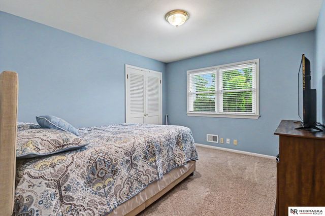 12304 Grey Fawn, Omaha, NE 68154