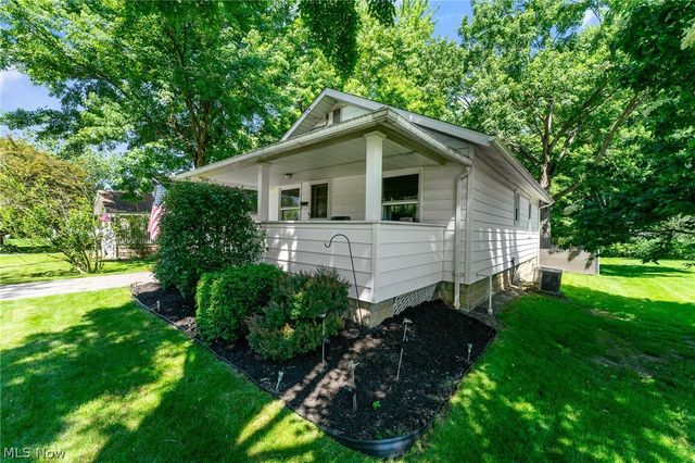 19 Nesbitt Street, Poland, OH 44514