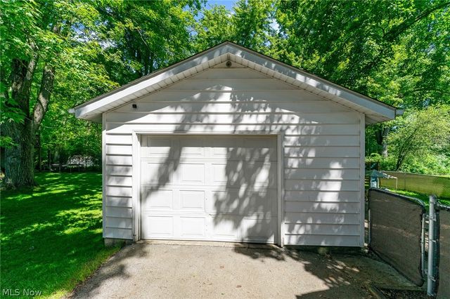 19 Nesbitt Street, Poland, OH 44514