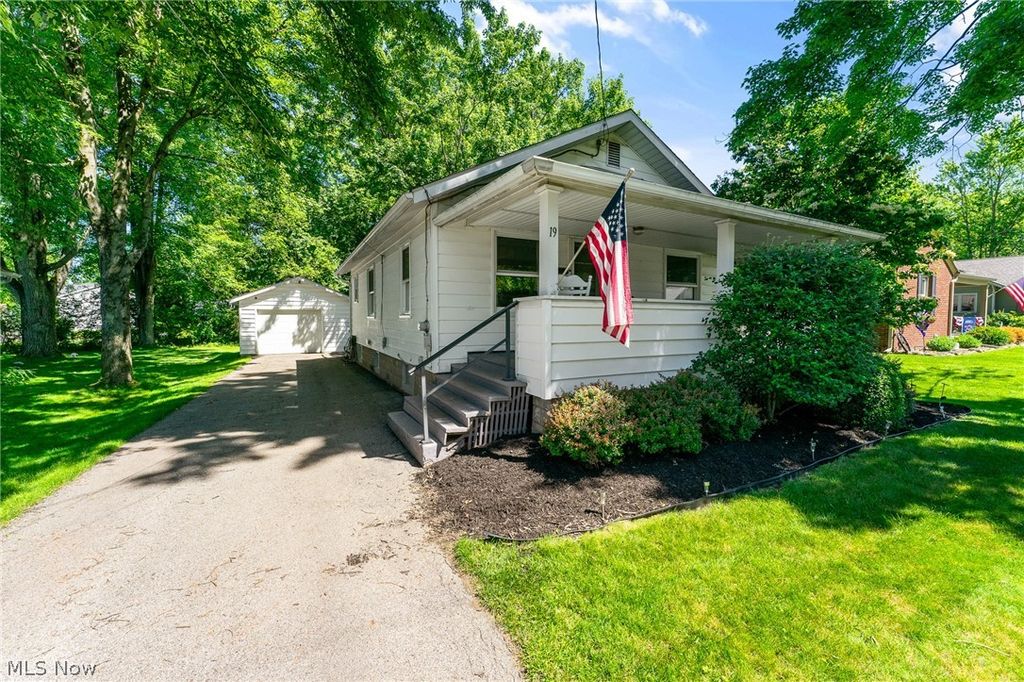 19 Nesbitt Street, Poland, OH 44514