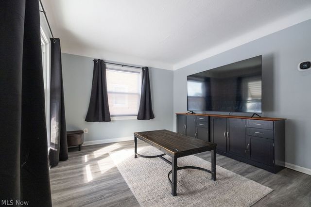 3106 Grovewood Avenue, Parma, OH 44134