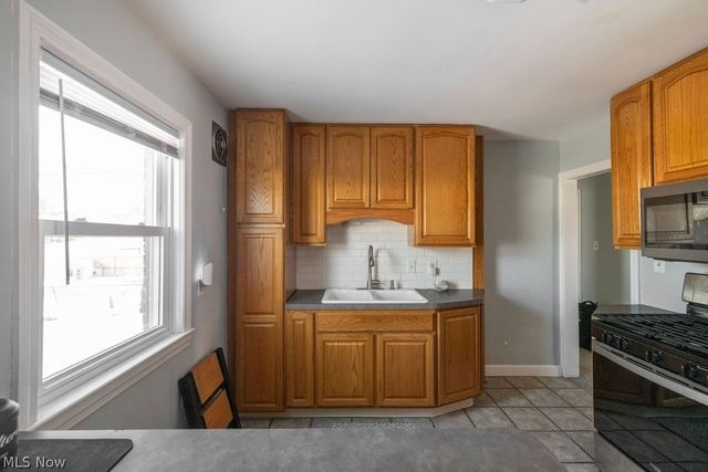 3106 Grovewood Avenue, Parma, OH 44134