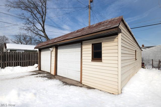 3106 Grovewood Avenue, Parma, OH 44134