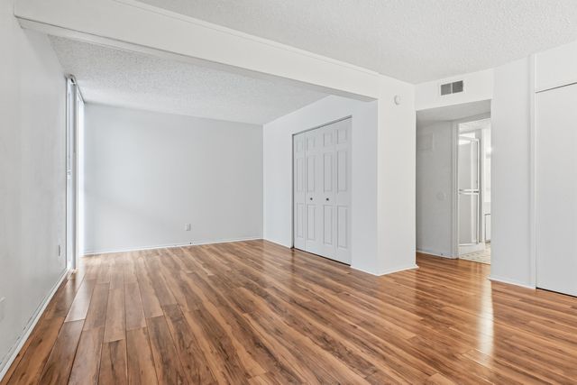 2411 Packard Street 53E, Ann Arbor, MI 48104