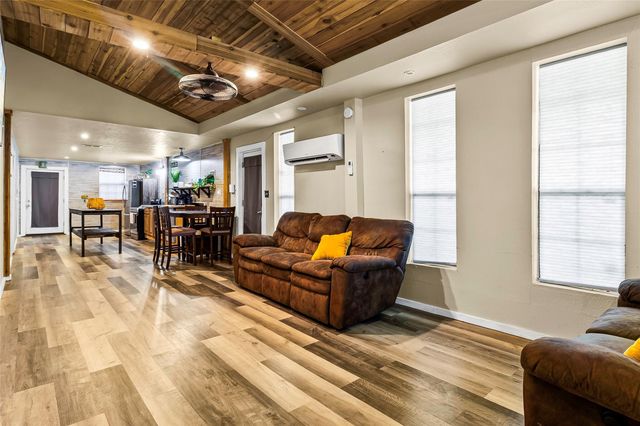 148 Sandpiper Dr, Livingston, TX 77351