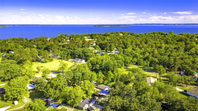 148 Sandpiper Dr, Livingston, TX 77351