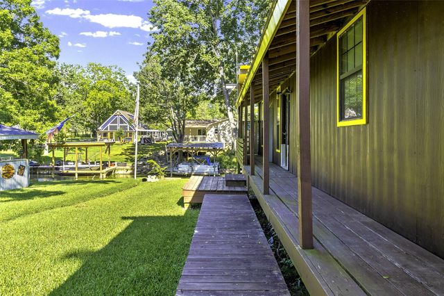 148 Sandpiper Dr, Livingston, TX 77351