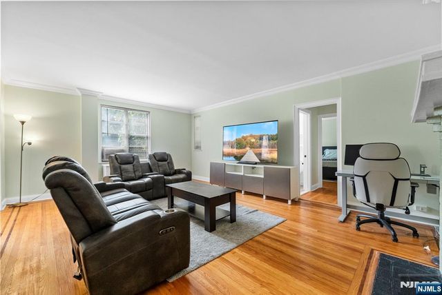 100 E Palisade Avenue B22, Englewood, NJ 07631