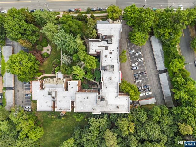 100 E Palisade Avenue B22, Englewood, NJ 07631