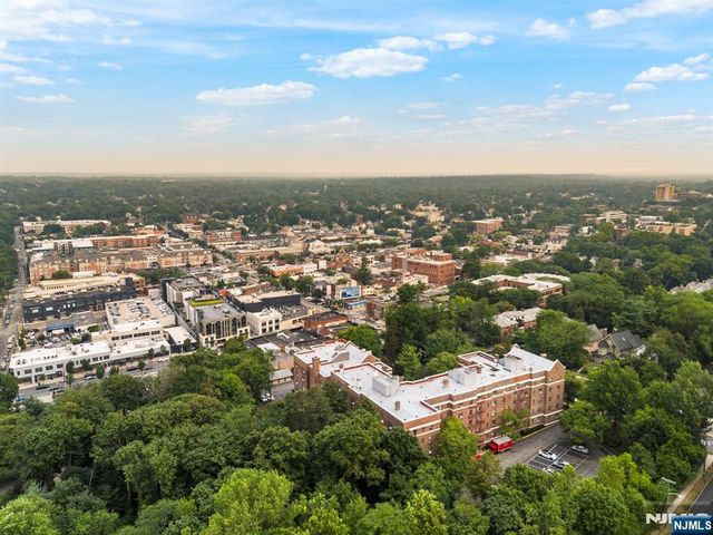 100 E Palisade Avenue B22, Englewood, NJ 07631