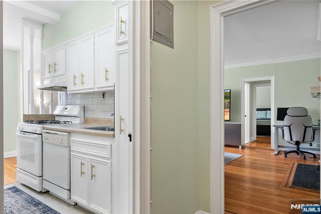 100 E Palisade Avenue B22, Englewood, NJ 07631