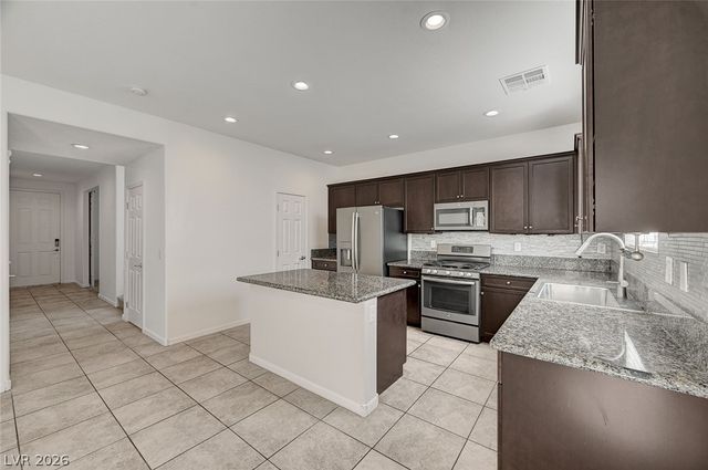 7841 Blue Lake Peak Street, Las Vegas, NV 89166