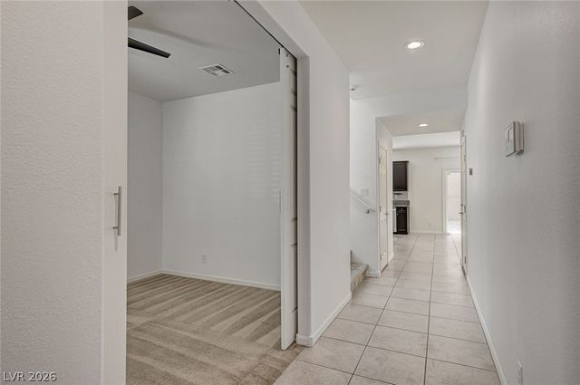 7841 Blue Lake Peak Street, Las Vegas, NV 89166