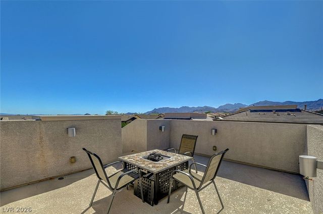 7841 Blue Lake Peak Street, Las Vegas, NV 89166