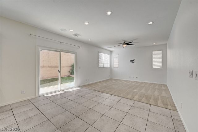 7841 Blue Lake Peak Street, Las Vegas, NV 89166