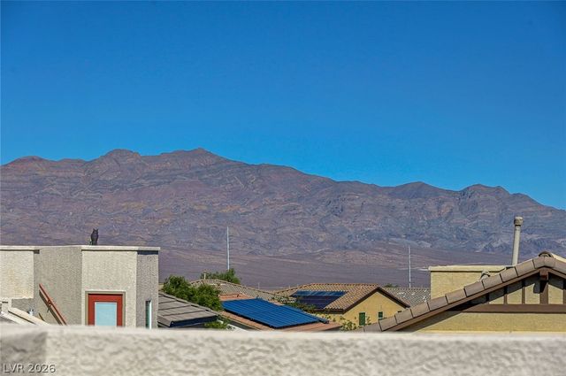 7841 Blue Lake Peak Street, Las Vegas, NV 89166