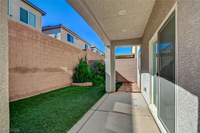 7841 Blue Lake Peak Street, Las Vegas, NV 89166