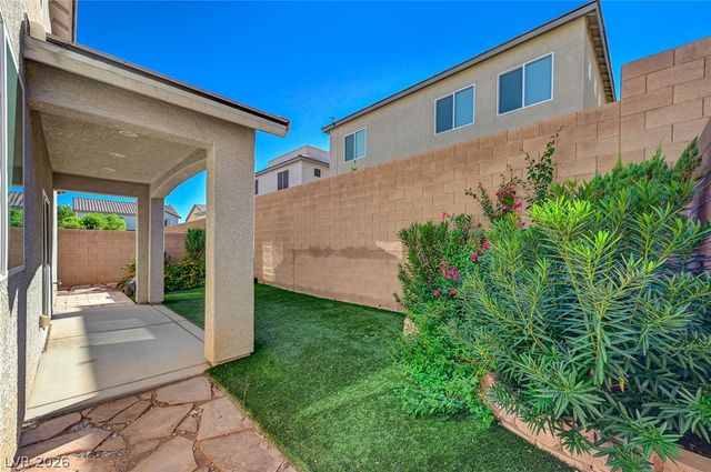 7841 Blue Lake Peak Street, Las Vegas, NV 89166