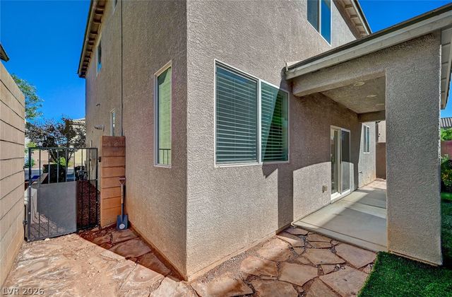 7841 Blue Lake Peak Street, Las Vegas, NV 89166