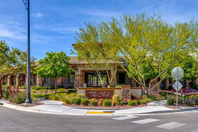 7841 Blue Lake Peak Street, Las Vegas, NV 89166