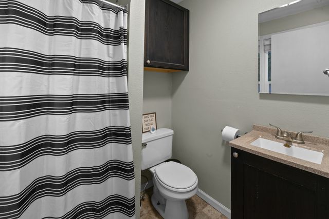 716 10TH Street, De Witt, IA 52742