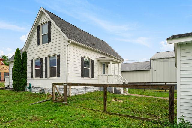 716 10TH Street, De Witt, IA 52742